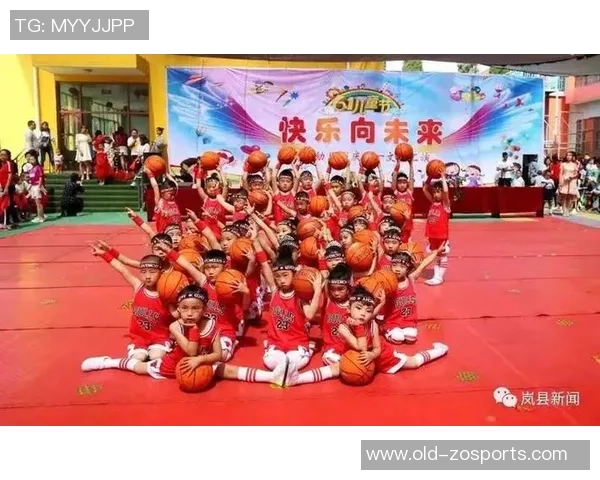 篮球操动作全解析助你提升球技与身体素质的完美结合训练方案